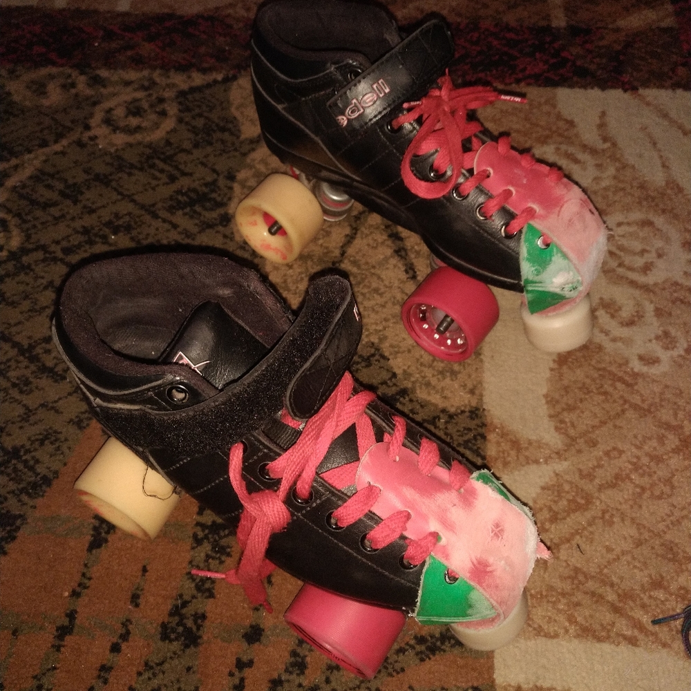 Riedell r3 roller skates 6M/ 7.5W